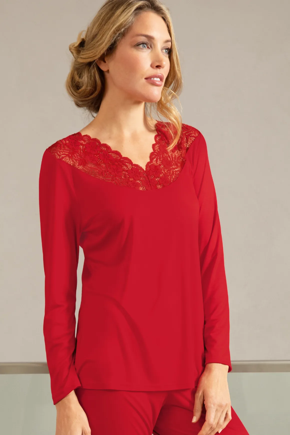 lounge_top_0.webp Lounge Top